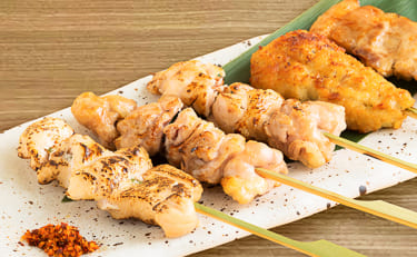 串盛り合わせ　5種（塩・タレ）