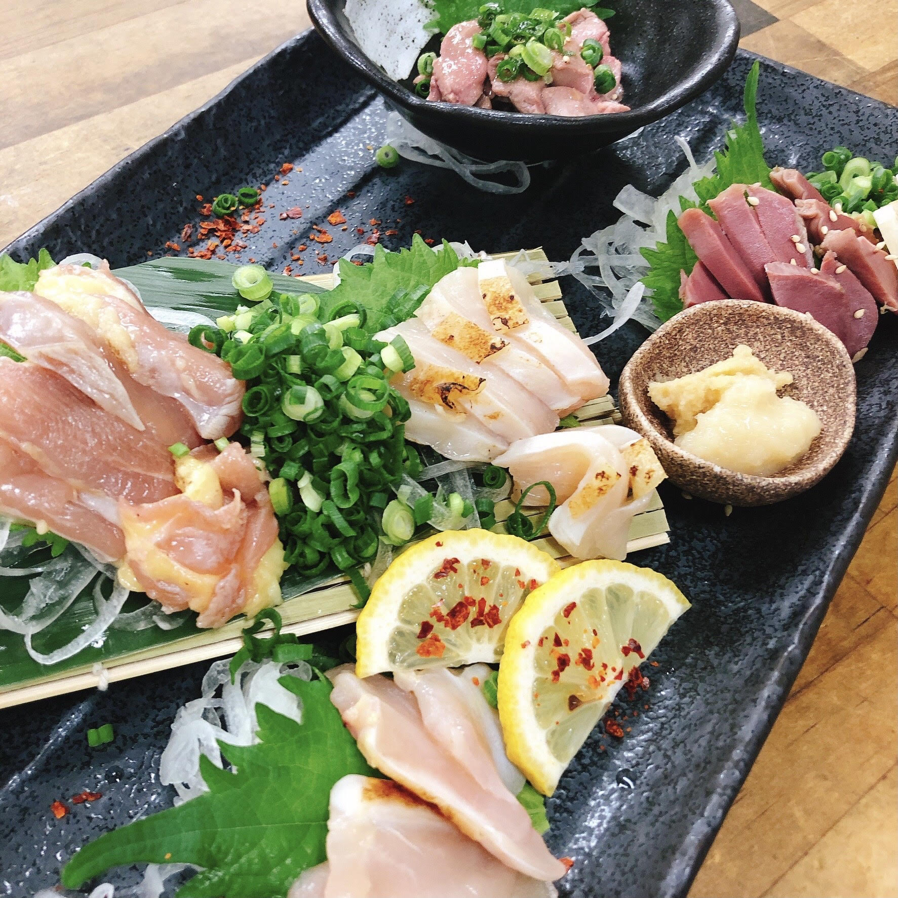 本日も元気に営業しております！ 美味しい料理とお酒ご準備してお待ちしております。